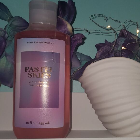 Bath and Body Works Pastel Skies Body Wash - Picture 2 of 5